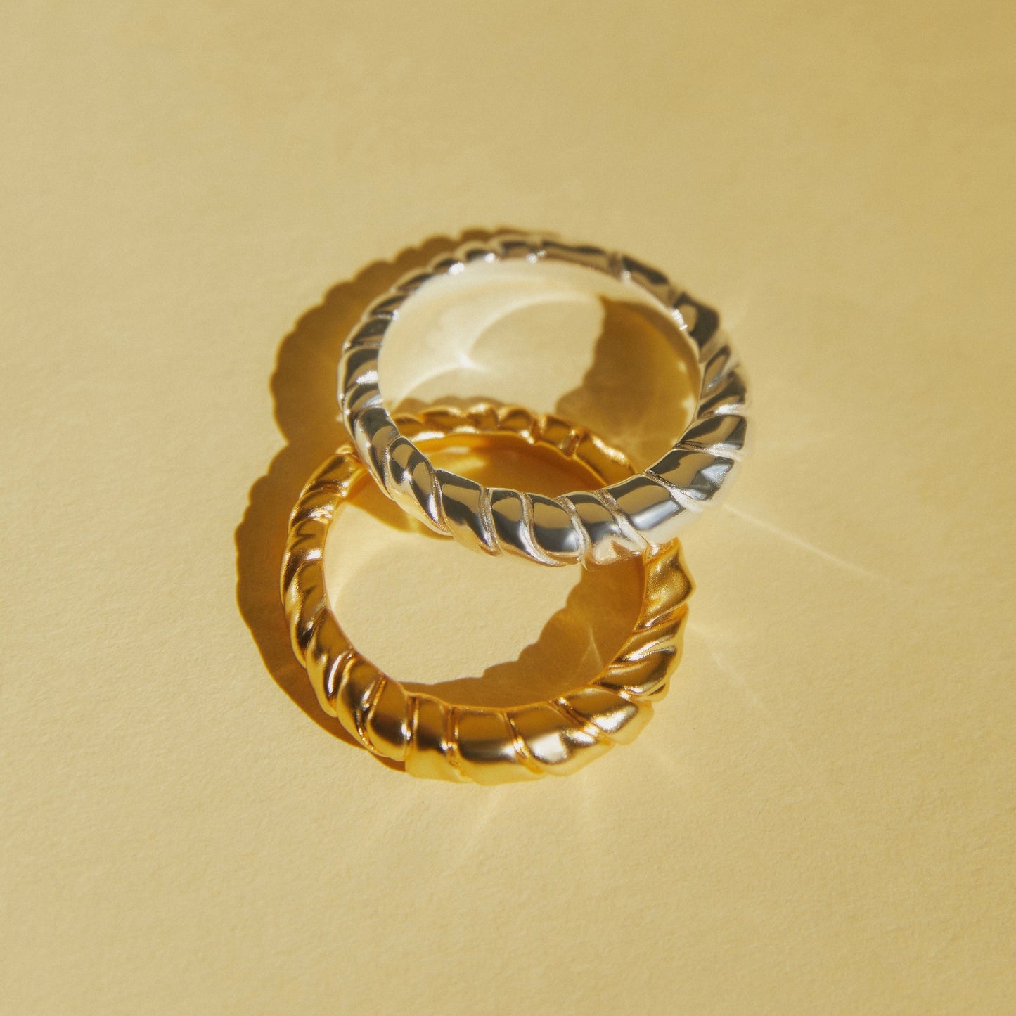 THE ROPE MINIMAL GOLD RING